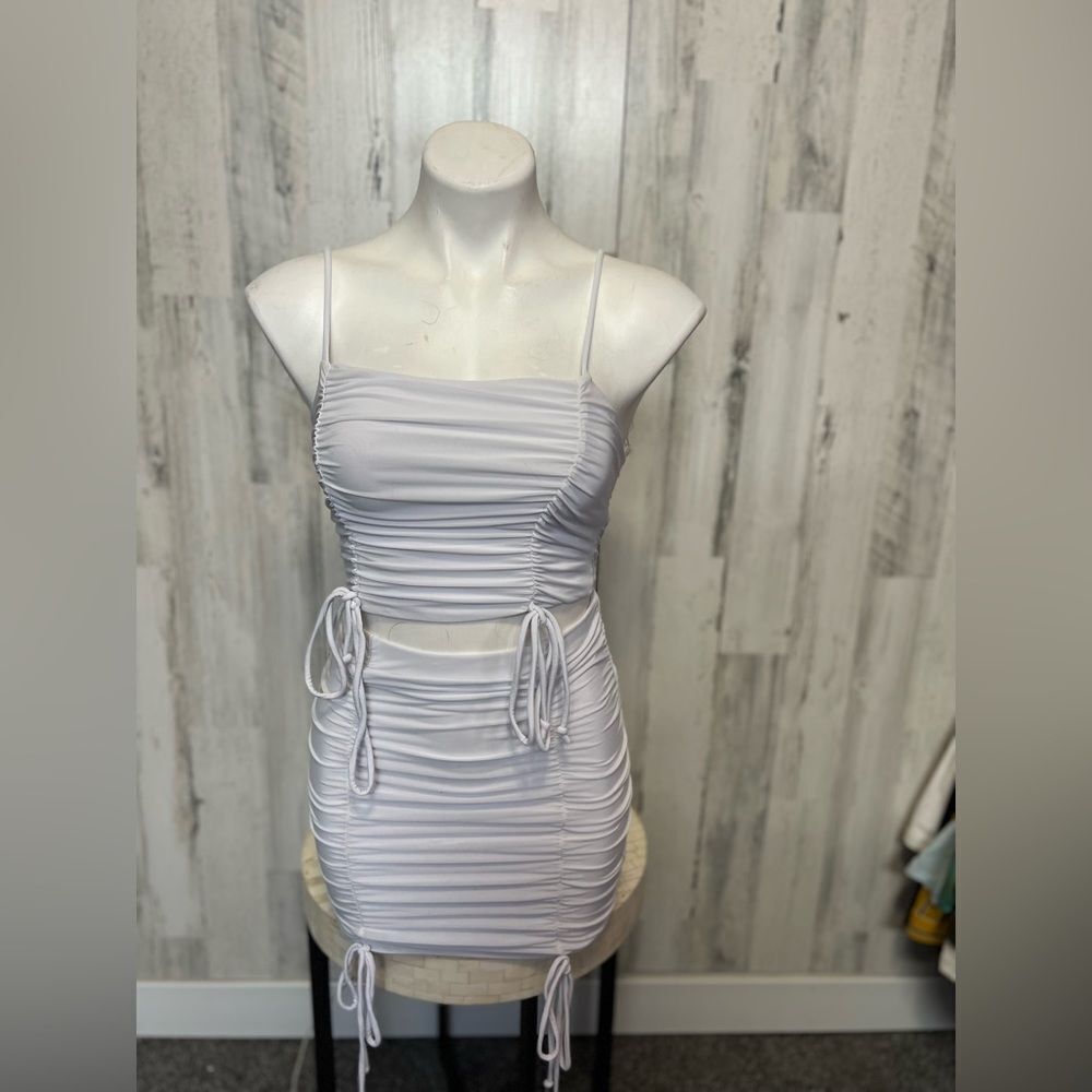 Popular 21 White Ruched Crop Top & Mini Skirt 2-Piece Set Size Small